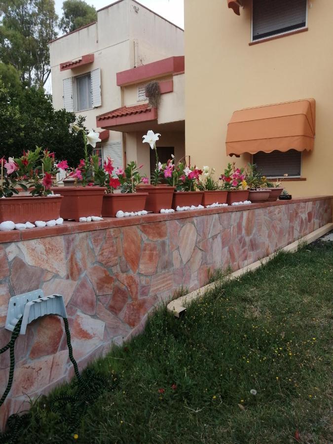 Domomea Hotell Quartu SantʼElena Exteriör bild
