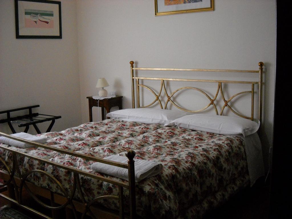 Domomea Hotell Quartu SantʼElena Rum bild