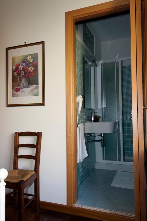 Domomea Hotell Quartu SantʼElena Rum bild
