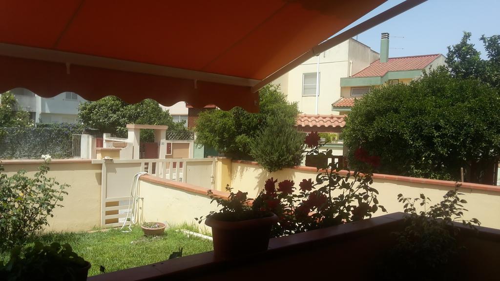 Domomea Hotell Quartu SantʼElena Exteriör bild